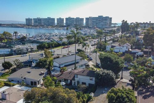 1533 10th St, Coronado, CA, 92118-2903 | Card Image