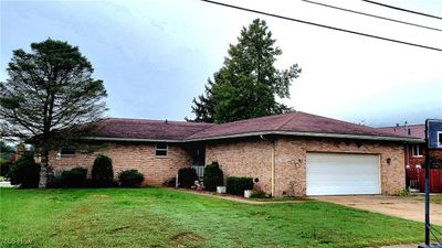 809 Brentwood Drive, House other with 3 bedrooms, 3 bathrooms and null parking in Belpre OH | Image 1