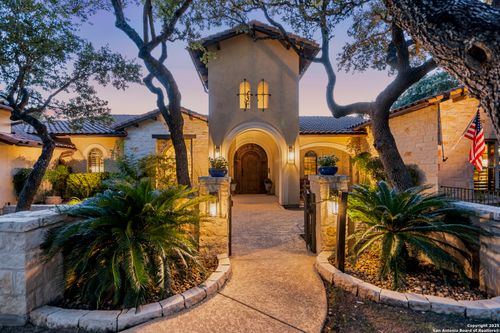 31 Stone Ter, Boerne, TX, 78015-4546 | Card Image