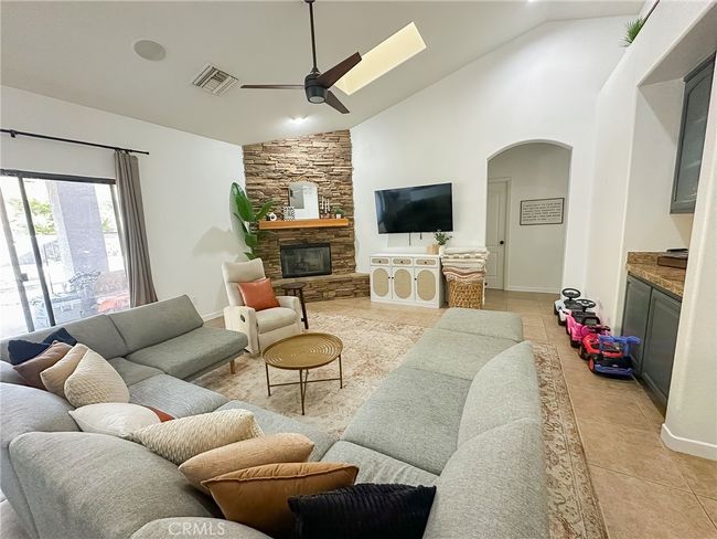 7525 Whitney Ave, House other with 4 bedrooms, 2 bathrooms and 3 parking in Yucca Valley CA | Image 6
