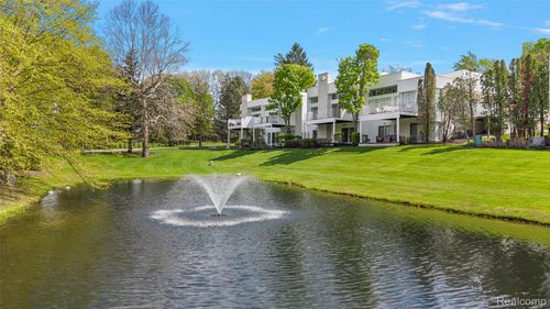 1756 Alexander Dr, Bloomfield Township, MI, 48302-1201 | Card Image