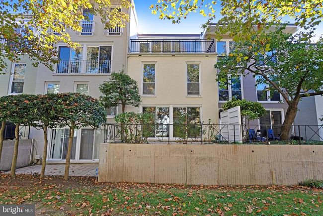 42 G St Sw, Townhouse with 2 bedrooms, 3 bathrooms and null parking in WASHINGTON DC | Image 37