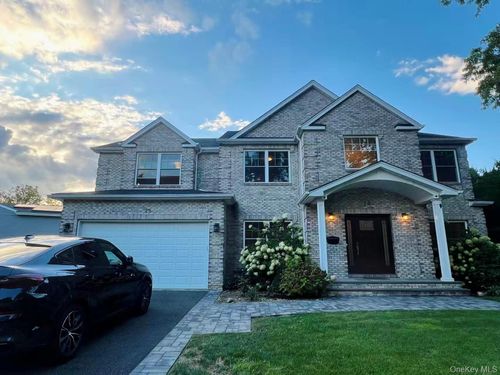 28 Fern Dr, Jericho, NY, 11753-1809 | Card Image