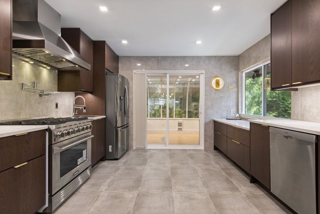 4491 Primrose Lane, House other with 5 bedrooms, 3 bathrooms and 3 parking in North Vancouver BC | Image 6