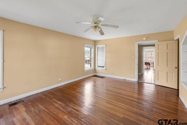 1405 Mockingbird Ln, House other with 4 bedrooms, 2 bathrooms and null parking in Tyler TX | Image 19