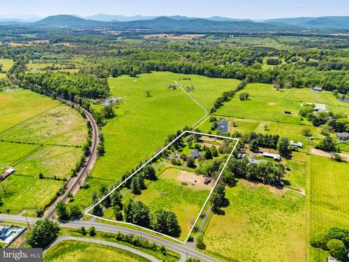 3934 Rectortown Rd, MARSHALL, VA, 20115-3313 | Card Image