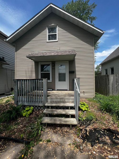 303 15th Ave, East Moline, IL, 61244-1314 | Card Image