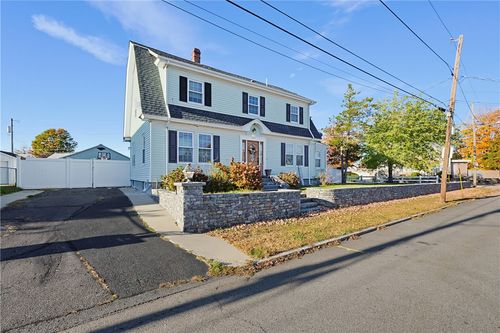 240 Baxter St, Pawtucket, RI, 02861-1675 | Card Image