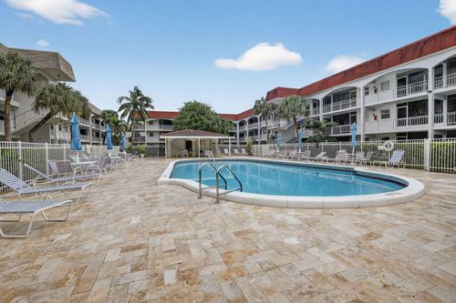 apt-206b-581 Blue Heron Dr, Hallandale Beach, FL, 33009-5725 | Card Image