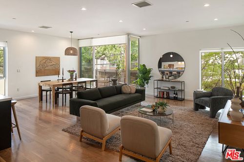 unit-203-12504 Woodbridge St, Studio City, CA, 91604-1552 | Card Image