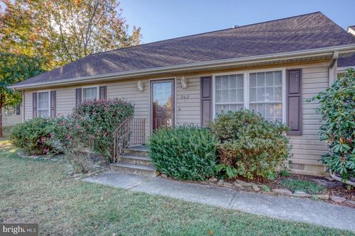 202 2nd St, GREENWOOD, DE, 19950-9476 | Card Image