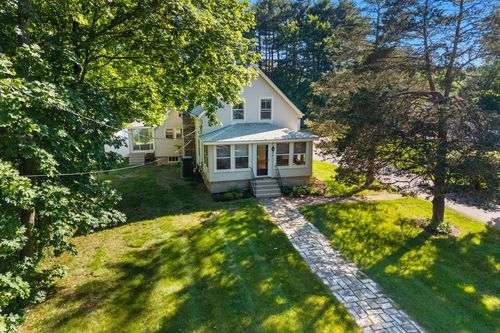 94 W Plain St, Wayland, MA, 01778 | Card Image