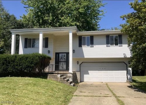 134 California Ave, Elyria, OH, 44035-8206 | Card Image