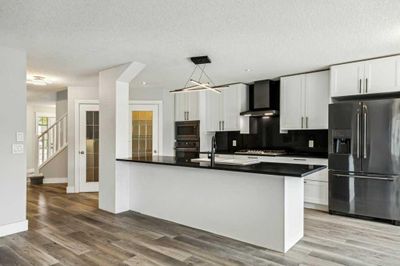 314 Rockyspring Cir Nw, House detached with 4 bedrooms, 4 bathrooms and 4 parking in Calgary AB | Image 2