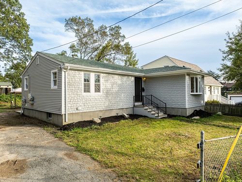 123 Norwood St, Fall River, MA, 02723-3310 | Card Image