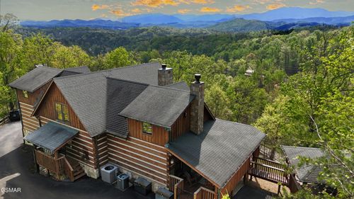 1902 Bluff Ridge Rd, Sevierville, TN, 37876-2643 | Card Image