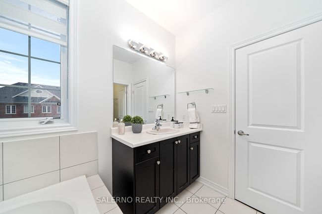 146 Moody Dr, House attached with 3 bedrooms, 3 bathrooms and null parking in Kleinburg ON | Image 25