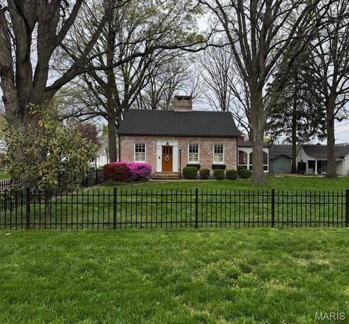 521 W Oak St, Millstadt, IL, 62260-1433 | Card Image
