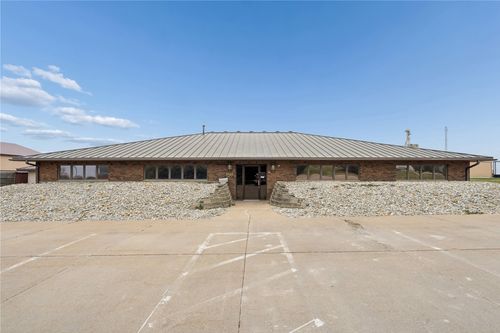 1801 W D St, Vinton, IA, 52349-2500 | Card Image