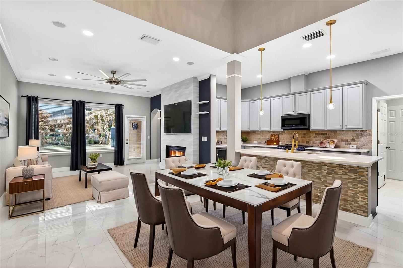 Residential Lease in LITHIA 5