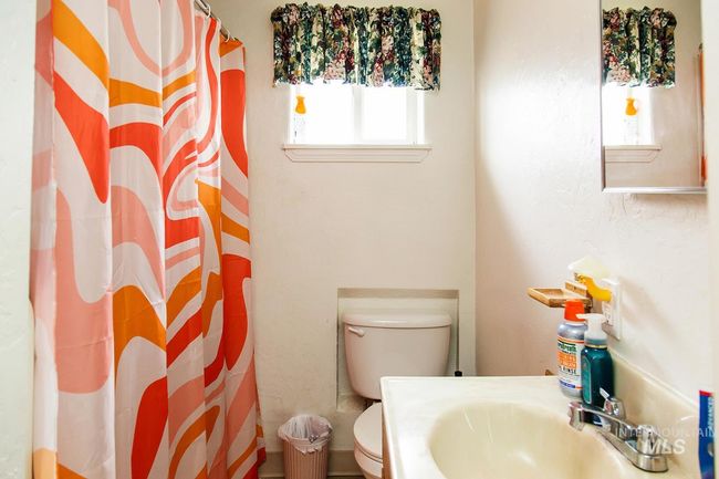 134 Maple Ave, Home with 2 bedrooms, 1 bathrooms and 2 parking in Hansen ID | Image 31
