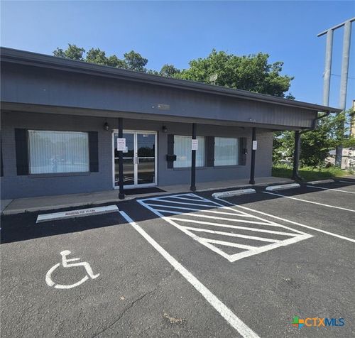 700 E Polk St, Burnet, TX, 78611-2627 | Card Image