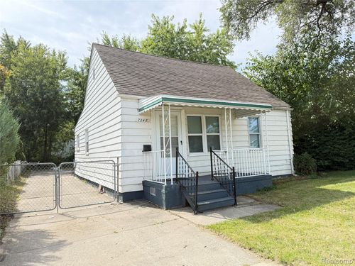 7248 Hupp Ave, Warren, MI, 48091-4919 | Card Image