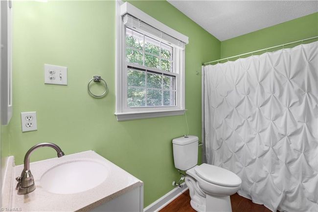 2nd Bathroom | Image 29