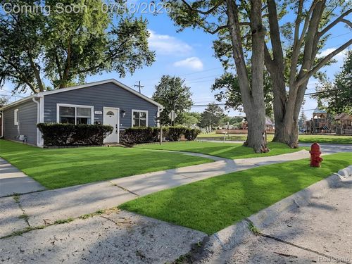 1108 E Goulson Ave, Hazel Park, MI, 48030-1911 | Card Image