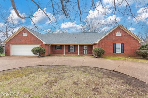 57 Wakefield Cv, Jackson, TN, 38305-6643 | Card Image