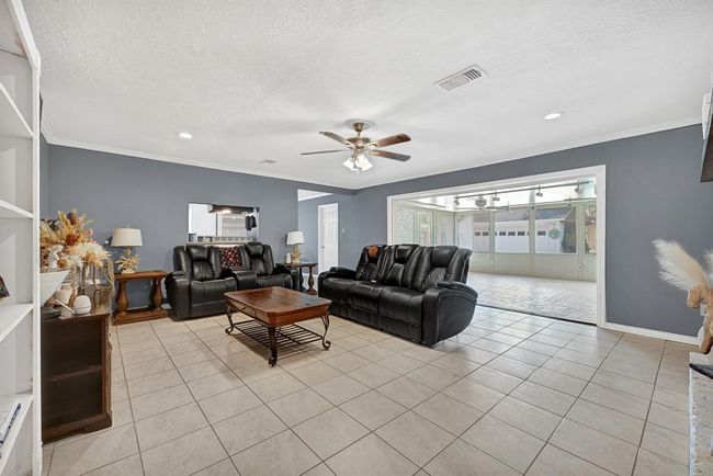 2022 Willow Wisp Dr, House other with 3 bedrooms, 2 bathrooms and 4 parking in Seabrook TX | Image 9