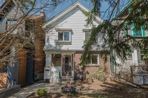 32 Radford Avenue, Toronto, ON, M6R1Z6 | Card Image