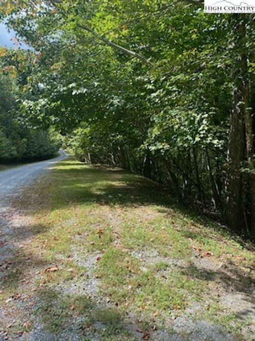 1 Creek Crossing Dr, Todd, NC, 28684 | Card Image