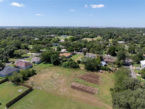 761 Mitchell Avenue, Seguin, TX, 78155 | Card Image