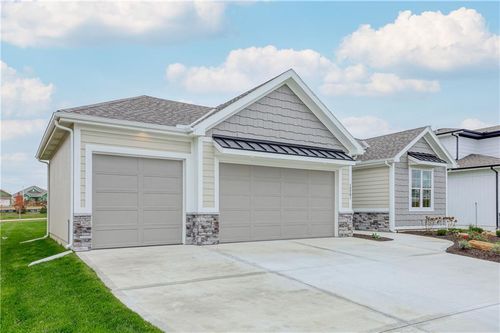 17162 S Hall St, Olathe, KS, 66062-8144 | Card Image