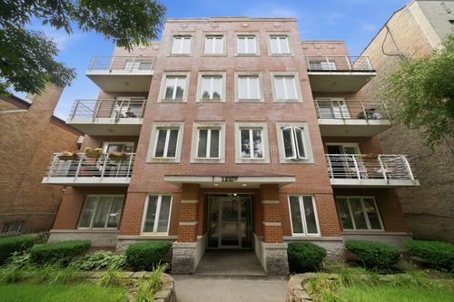 4b-2217 Farwell Ave, Chicago, IL, 60645-4890 | Card Image