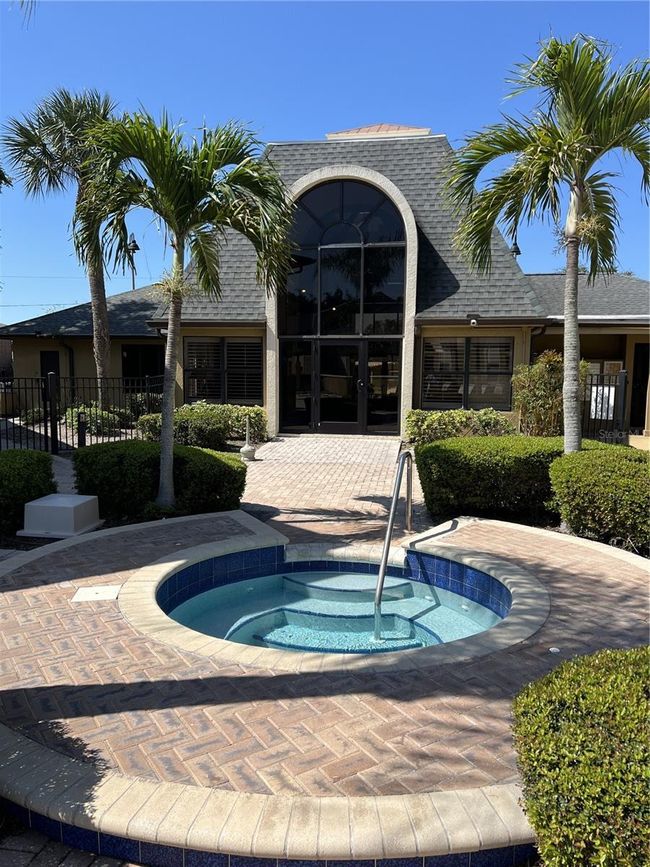 APT-203 - 10100 Sailwinds Blvd N, Condo with 3 bedrooms, 2 bathrooms and null parking in LARGO FL | Image 41
