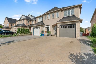 35 Charles Brown Rd, Home with 4 bedrooms, 4 bathrooms and 3 parking in Markham ON | Image 2