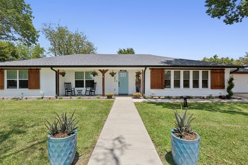 304 W Links Dr, Godley, TX, 76044-3712 | Card Image