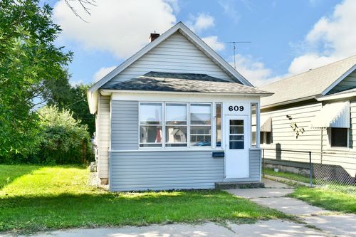 609 E 2nd St, Winona, MN, 55987-4220 | Card Image