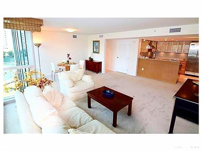 909 - 1177 Queen Street, Home with 3 bedrooms, 2 bathrooms and 2 parking in Honolulu HI | Image 1