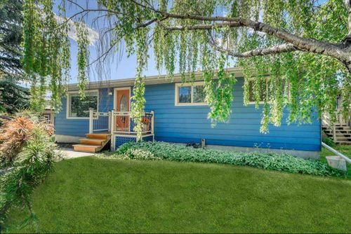 811 Southmount Pl Sw, Calgary, AB, T2W0R4 | Card Image