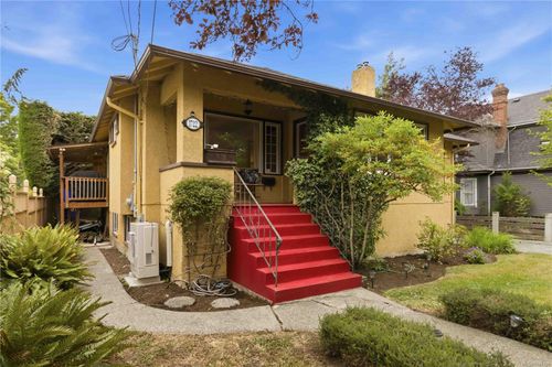 1722 Stanley Ave, Victoria, BC, V8R3W8 | Card Image