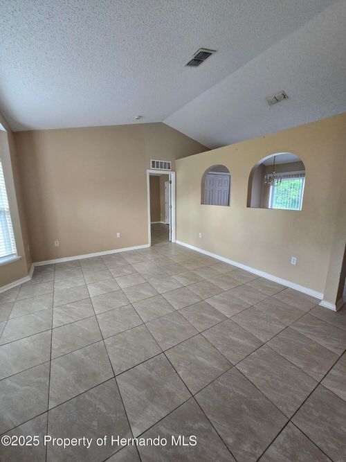 2072 Haulover Ave, SPRING HILL, FL, 34608-5746 | Card Image
