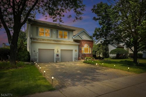 9 Lane Rd, Hillsborough, NJ, 08844-1153 | Card Image