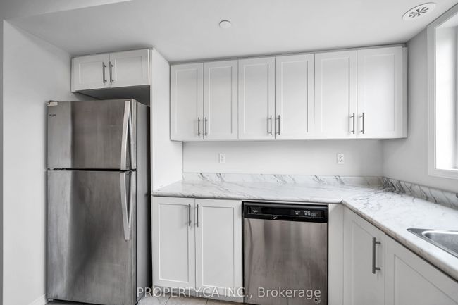 2564 Rosedrop Path, Condo with 4 bedrooms, 3 bathrooms and 1 parking in Oshawa ON | Image 7