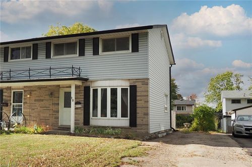 10 Balfour Cres, Kitchener, ON, N2C1Z5 | Card Image