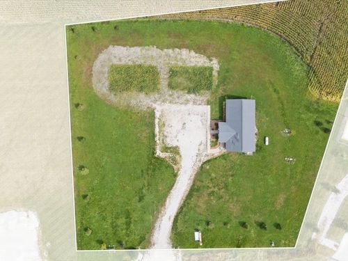 5358 Hutton Dr, Urbana, IA, 52345-9068 | Card Image