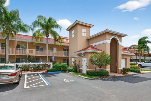 104-5952 Regal Glen Dr, Boynton Beach, FL, 33437-5628 | Card Image