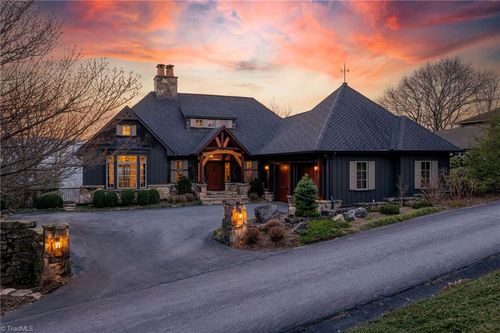 268 Misty Ridge Ln, Blowing Rock, NC, 28605-6421 | Card Image